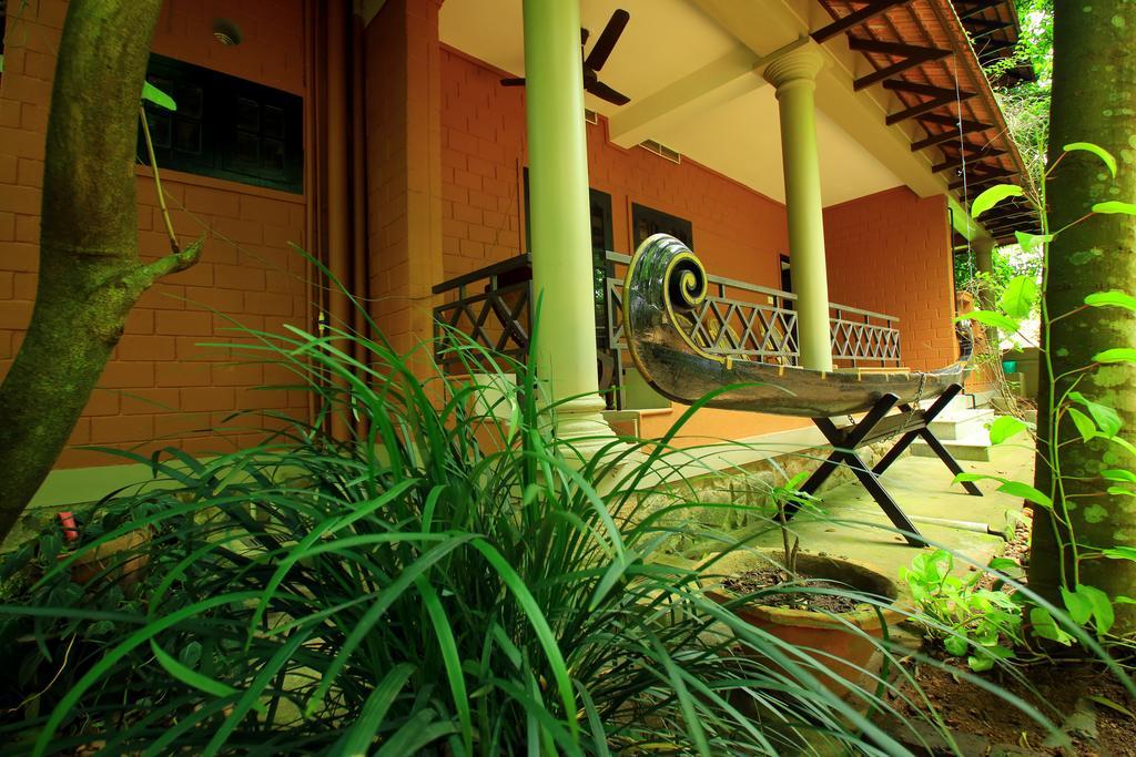 Malakkarethu House Apartment Aranmula Exterior photo