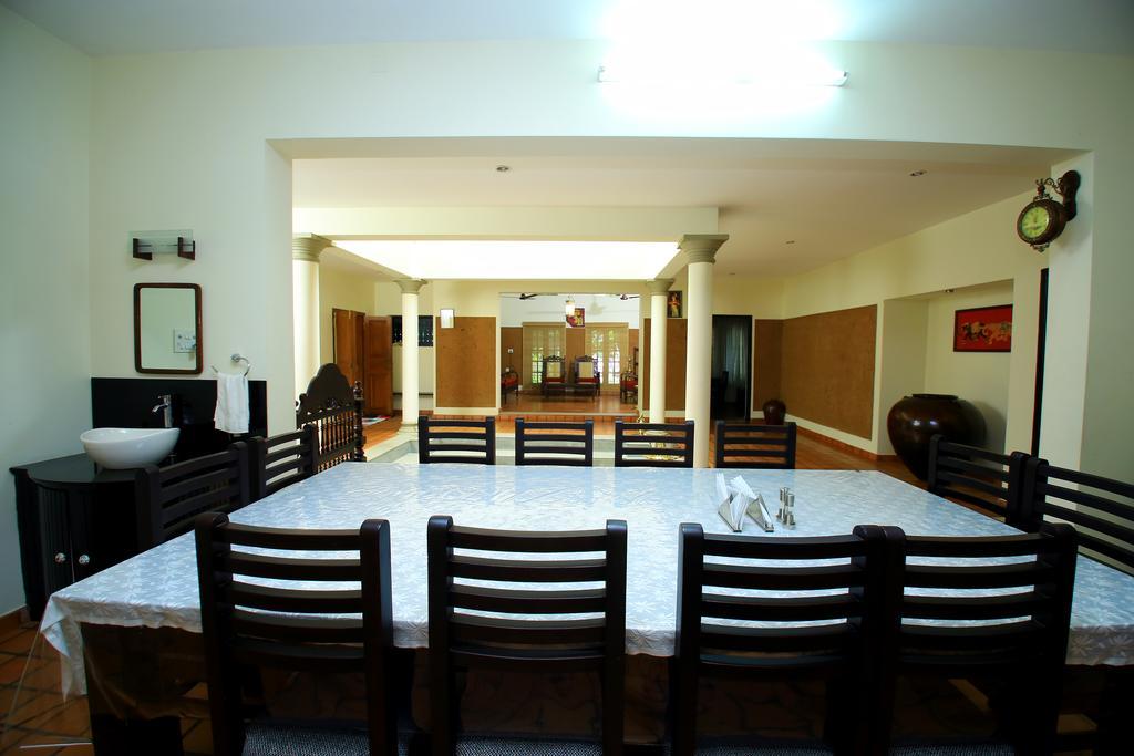 Malakkarethu House Apartment Aranmula Exterior photo